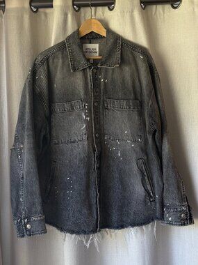 FRAME DENIM The Atelier of Denim // Distressed Shirt